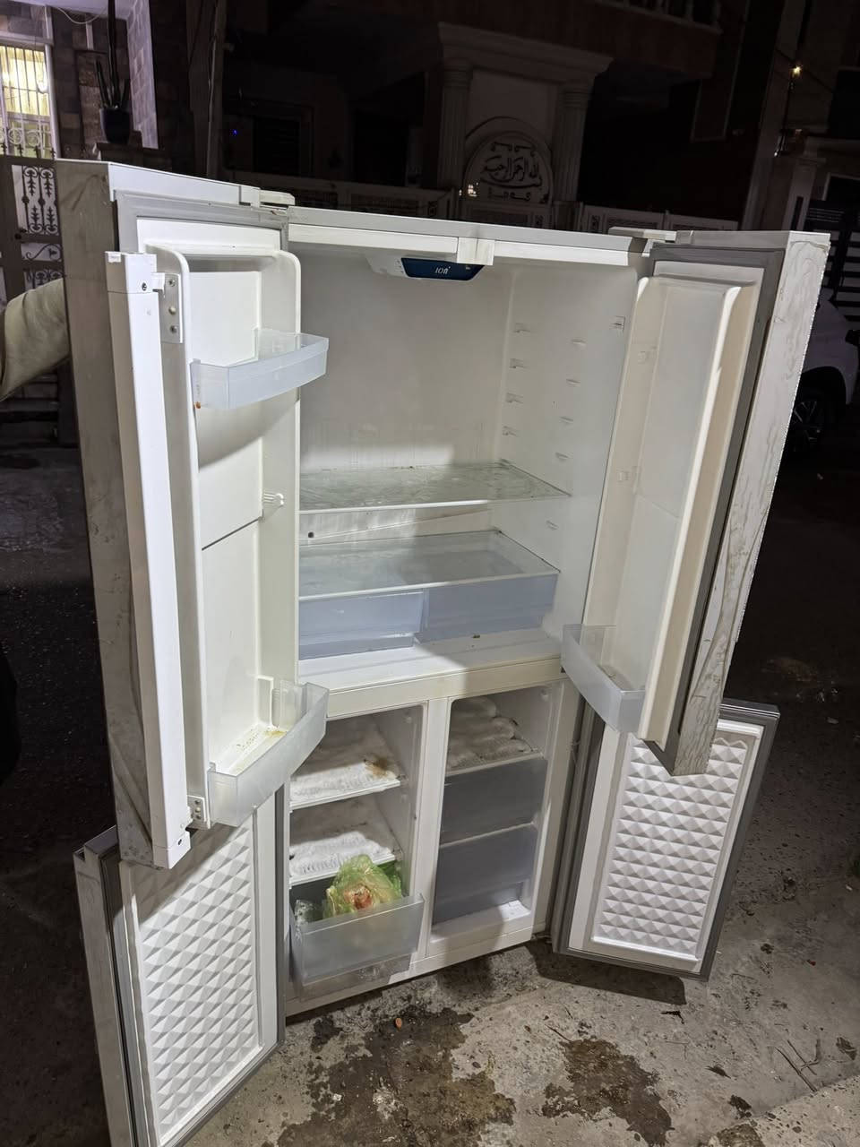 سلام عليكم ثلاجه اربع بيبان نوع جنرال شغاله وما بيها شي بس البيبان الخارجيه من خارج جام ومفطورات ثلاثتهن الحجم 16 قدم العنوان بلديات حي تجار رقمي ***********
قيم سعرها وتعال خاص
