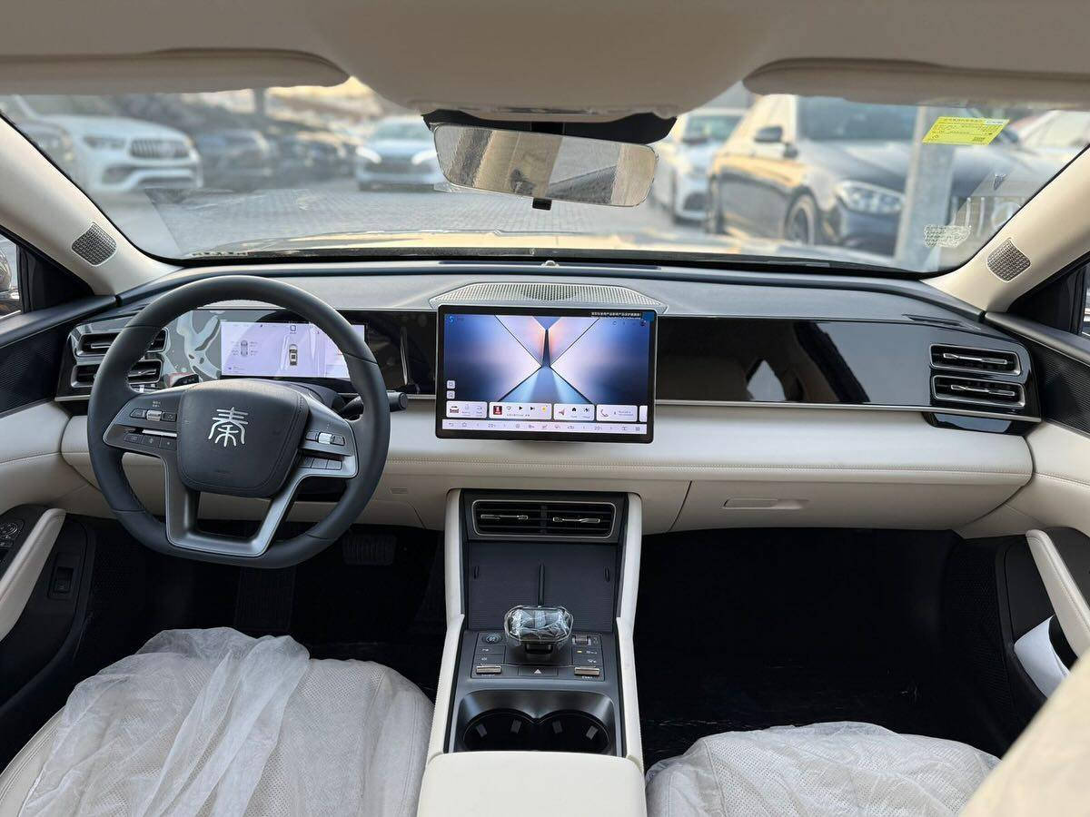 QIN L   2025 
لون ابيض  وداخل ابيض✅️
كن ال  
13 كامرة✅️
اوتو بارك✅️
شحنة  ٩٠ ✅️
حساسات  ٣٦٠ درجة✅️
سكيورتي وغيرهة✅️
وباقي المواصفات اكيد معروفة✅️
مدى ٢١٠٠ 
كامل ملحقات
ارضيات وصندوق مغلف تغليف

مكفولة كفالة عامة ✅️
ماشية   5,500 Km
للبيع
السعر  :   عن طريق الواتساب ✅️
للاستفسار:   ***********
العنوان : بغداد - البياع

ملاحظة : السيارة كافة الملحقات كاملة وياها
ومعربة  الشاشة والتطبيقات✅️
