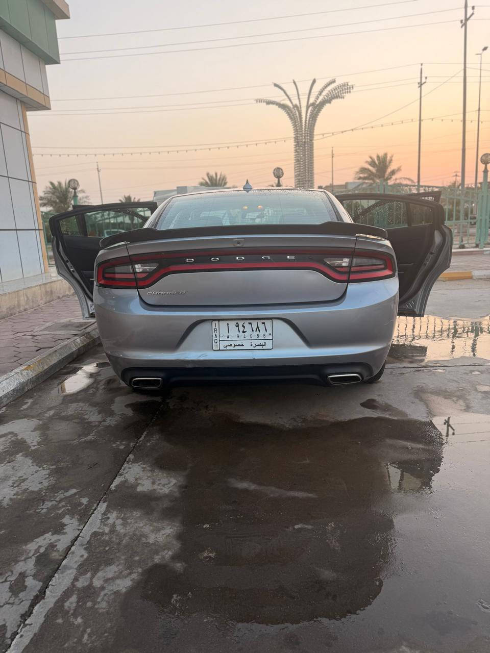 السلام عليكم جارجر 2016
السياره كفاله عامه وارد كندي 
داخله مكينتهة گايمه وبدلوها بالعراق 
السياره نظيفه وحلوه ماعدا هذا الشخط موضح بالصور غيره كلشي مابيها كفاله 
مواصفات السياره SXT 
مكينه ٣.٦  / ٦ سلندر
مكينه كير تبريد كفاله
حداديه توه شادها قبل اسبوع 
السياره مكانها بصره 
*********** صاحب السياره
السعر / ٢٠٠
