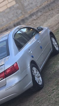 للبيع سوناتا 2009 وارد امريكي ضرره جدأ بسيط فول مواصفات  محرك 2400 كام...