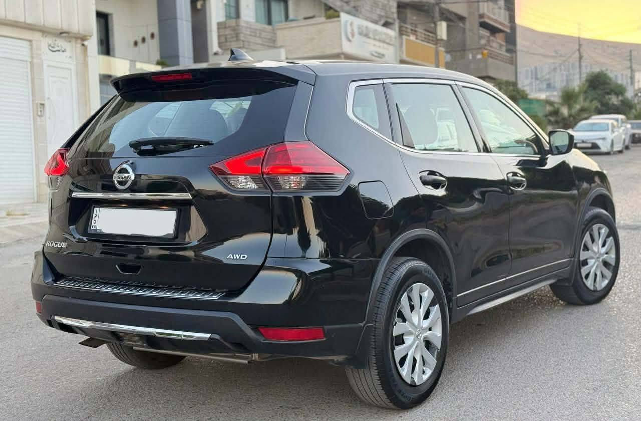 نیسان ڕۆج 2017بێ بۆیاخ

76مایڵ ڕۆشتووە

سەنەوی تا 2029تازەیە بەناو خۆمەوەیە،چوار تایەی نوێی لەسەرە

 کامێرا خلفی ، شاشە ، تبرید مرکزی ، سیستەمی دژەخلیسک ، لید پێش ودواوە،مەکینە 2.5مرغوب،سێ مۆد لێخوڕین( ئیکۆ،نۆرماڵ،سپۆرت) ، دەبڵ ئکسل(AWD) ، تحدید سرعه ، هەموو گیانی حاسەیە وەکو شەریکە ماوەتەوە

سعری ١٦٠ گەڵا و مەعامەلە. 

***********
