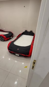 غرفة اطفال اشلي امريكيه سرير عدد 2 وميز حاسبه عدد 2 وكنتور للبيع كرادة...