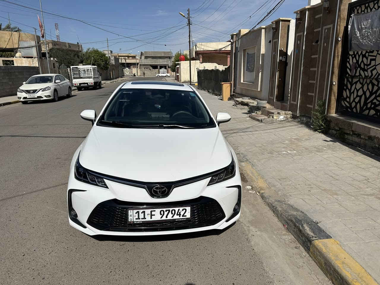 كورولا هايبرد ٢٠٢٥ الشكل الخليجي
كفالة عامة فول ١/١ 
مواصفات المعروفة : بانوراما ، تحكم ليد لايت امامي ، تحكم مري ، قيادة مسار ذاتية ، مثبت سرعة وكروز ، كاميرا خلفية. ماشية ١٣،٢٠٠ كم سيارة خير من الله 
سنوية باسمي تحويل ثاني يوم 
مكاني بلد /صلاح الدين 
السعر ١٥٥ وبي مجال للشراي 
***********
