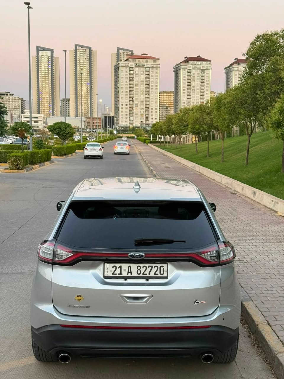 ‏‎السلام عليكم ورحمة الله وبركاته
‏‎       ——— لـلـبـيع  ———

فورد ايدج.       — Ford Edge

‏‎وراد أمريكي.     —  بدون ايرباك 

‏‎الموديل           — 2015 

‏‎فئة.                 — SE 

‏‎حجم المكينه.  —  V6 / 3500  

‏‎اللون               — سلفر   

‏‎المسافه المقطوعه — 108.000 

‏‎حاله السياره. — بدون صبغ ( السونار مرفق مع الصور )

‏‎المواصفات 
‏‎- بصمة تشغيل 
‏‎- بصمة أبواب 
‏‎-تشغيل عن بعد 
‏‎-ترحيب عند الاقتراب 
-شفتات ستيرن
‏‎- تبريد قطعتين 
‏‎- كود باب 
‏‎-كرسي السايق والراكب بحركه كهربائيه
‏‎-تحكم ستيرن جهتين 
‏‎-تحديد سرعه 
-هاندبريك بصمه 
‏‎-مانع انزلاق 
‏‎-كامره خلفيه دواره 
‏‎باقي المواصفات المعروفه 

‏‎السعر            — 125$ 

‏‎رقم السياره    — السليمانيه 

‏‎موقع  السياره — السليمانية 

‏‎للأستفسار.     — *********** - ***********
