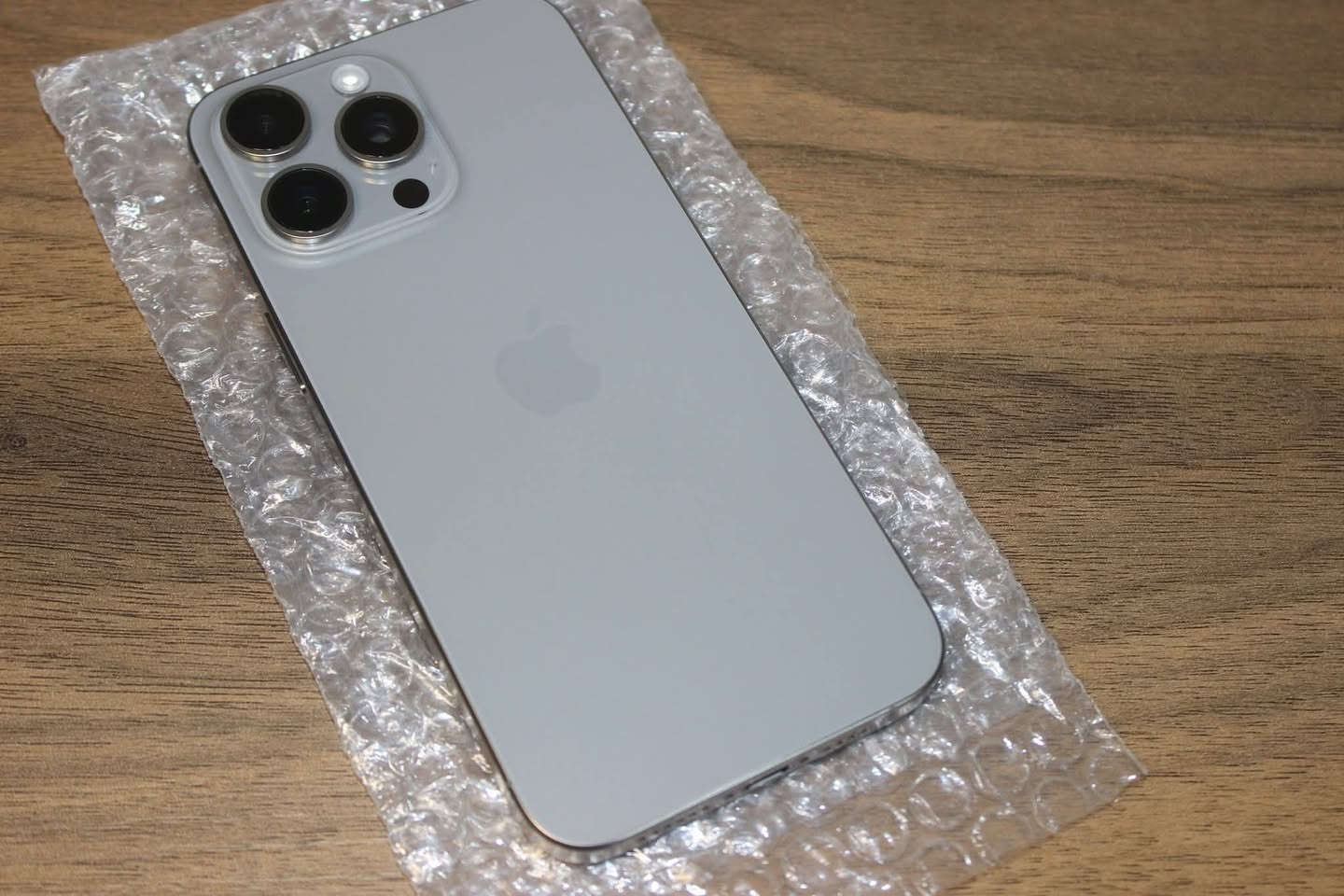 ايفون ١٥ برو ماكس ذاكره ٢٥٦ بطاريه ٨٩ جهاز فقط مبدل شاشه نوعيه كلش زينه فيس ايدي شغال بس يشكل مرات ميفتح جهاز  نضيف حيل
للبيع سعر ٦٦٠ وبي مجال
***********
