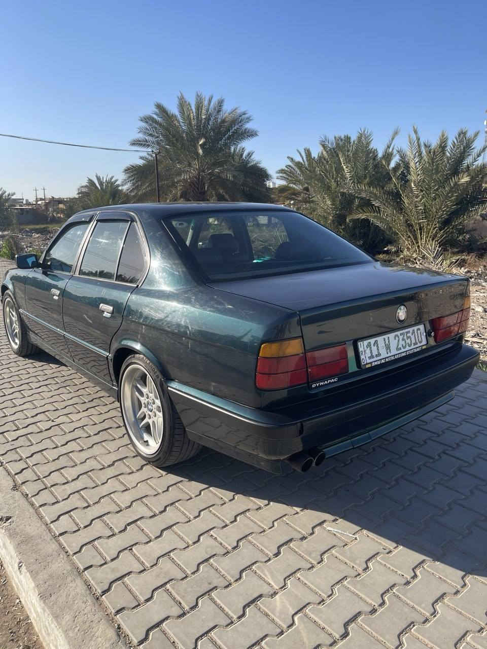 بيع مستعجل ⚠️
BMW 535 1990
السيارة جاهزة خير من الله داخل خارج محرك النظافة 100٪ 
اللون زيتوني ميتاليك محرك 6 مفتوح كفالة 
گير حاوية كفالة 
حدادية وتايرات 80٪ 
كشنات كهرباء 
فتحة سقف كهرباء 
مرايات كهرباء 
تبريد بس غاز
السيارة احلى من الصور وما تصرف عليها جاهزة من كل النواحي 
عليها إدامة كاملة 
السعر 77 وبيها مجال 
غير متواجد على الفيسبوك 
للاستفسار ***********
***********
