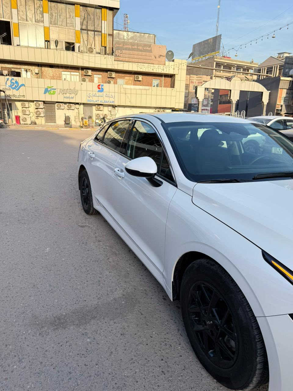 السلام عليكم :
🔺للبيع K5LXS
🔺دخول جديد 2025
🔺محرك  تنفس طبيعي 2.5
🔺ماشيه 30 الف ميل فقط
🔺لايت ليد
🔺شاشتين متصلات
🔺نقطة عمياء
🔺تحديد مسار
🔺شاحن لاسكلي
🔺اشاير بالمري
🔺اللون ابيض مميز
🔺مثبت سرعة تفاعلي
🔺السيارة نظيفة جدا وجاهزة لبيع ،رقم بغداد تحويل ثاني يوم 
🔺حادث سطحي بنيد وقبق جنطة مبدل  
🔺السعر : ١٩٥ وبيها مجال 
رقم الشاصي KNAG24J74S5316063
للتواصل : ***********
