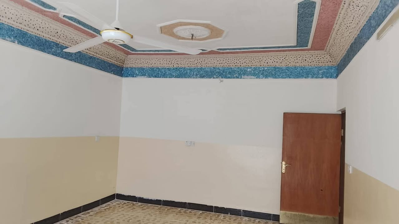 #دار للبيع:-- مساحة 200م_ #طابو صرف 
#موقع:- 77 قرب مستشفى الشفاء 
➖➖➖➖➖➖
#بناء نظيف 
#فول سيراميك
#موقع مميز جدا
__________________
سعر 132 مليون مجال
_______________
للاستفسار اتصال عالرقم
 ***********
***********
