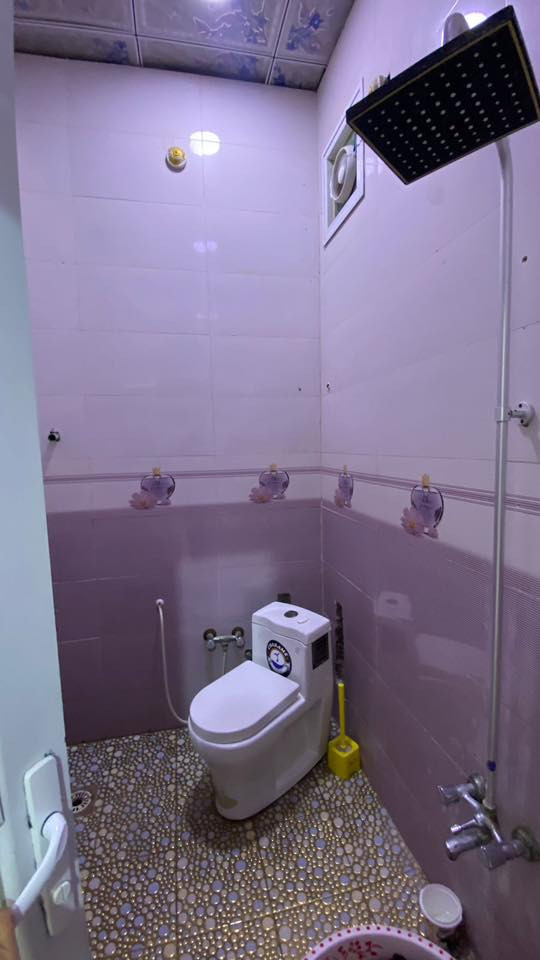 بيت للبيع في الجزيرة شارع زين العابدين قرب مدرسة المنهاج
المساحة 167 متر
البيت بناء شخصي طابوق درجة اولى البيت طابو صرف زراعي سند 25
البيت يتكون من غرفتين منام وصحيات داخلية وخارجية وصاله وديوانية ومطبخ كامل كاونتر والطباخ ويوجد منور خلف البيت وحديقة صغيرة
السعر 150 مليون وقابل للتفاوض
للاستفسار على هذا الرقم ***********
