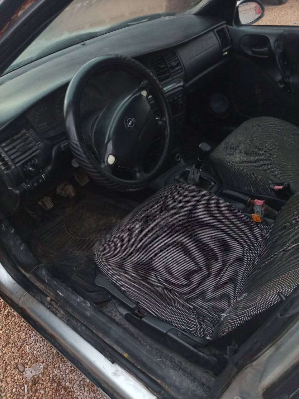 السلام عليكم أوبل فكترا ستيشن موديل 1998 رقم انبار السياره بلاديه بدون صبغ السعر 27 وبيها مجال مكان سياره فلوجه ***********
