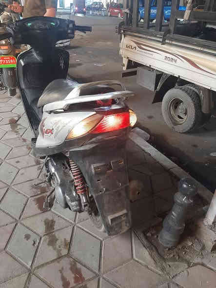 ماكس ياباني سرعة (140) كاملة مكينة ناعمة لا نظوح ولا تبخير ( بس الكابريتر تخربط فقط والباتري تعبان ميشغل ) كلهة بلادية  كيجات كهريائيات كلهة شغالة نظافتهة موظحة بلصور والفديو السعر( 300 الف ) مكاني (بغداد الجديدة) الشراي يتصل (***********)
