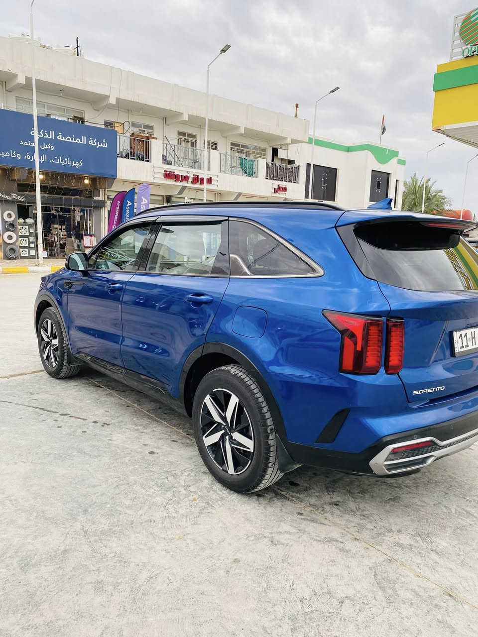 السلام عليكم للبيع فقط سورنتو وارد امريكي موديل 2023 سبع راكب 
محرك 2500cc
مواصفات 
تشغيل عن بعد
فتحه سقف 
بصمه تشغيل 
سبع راكب
بصمه ابواب 
كامره خلفيه 
مانع انزلاق 
تحديد مسار 
مانع تصادم 
مكابح طوارئ تلقائي 
تحذير نقطه العمياء 
نظام تحذير عند المغادرة
رادارات محيطية 
داخل لونين 
التفاصيل كلها بالمنشور سياره جديده وحادثها كلش بسيط تعتبر كلين هيج ضربه فقط الايرباك مال الستيرن طاك 
مرقمه بغداد ماشيه 53
سعرها 230 
للاستفسار الاتصال 

***********
