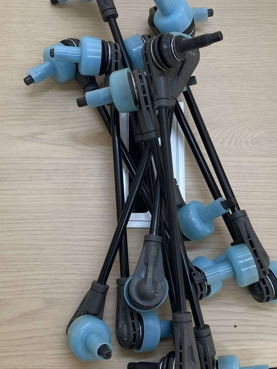 السلام عليكم و رحمة الله ❤️
اصحاب الكروب و الأعضاء المحترمين 
وصول قطع جديدة شوفرليت تراكس الشكل الجديد 
و تتوفر كل قطع غيار الأنواع الأخرى 

📸 بالصور جزء مما هو متوفر الآن و القادم افضل ان شاء الله 
✨محل محمد الصفار ✨
العنوان ، بغداد - ساحة الطيران 
للتواصل *********** - ***********
