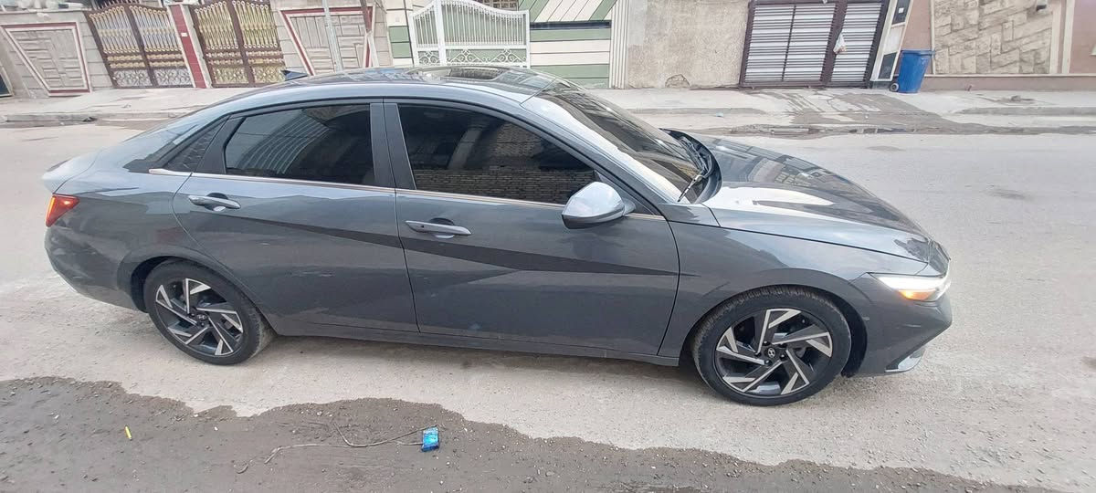 النترا ٢٠٢٥
وارد امريكي بدون صبغ ولا تكحيل حادثها بارد فقط
موظح بالصور 
وبيها سونار 
فحص مؤقت منفيست بسمي تترقم بغداد وجميع المحافظات 
ملاحظة التضليل لزك ينشال بدون تبديل جام .
ماشيه (١٣.٨٠٠) الف بدون اي نقص 
صور حادث مرفقه بلمنشور
مواصفات :-
-بصمه تشغيل
بصمه ابواب 
تشغيل عن بعد 
فتحة سلايد 
-رادارات امامي + خلفي + جانبي 
شاشة كبيرة 
-كار بلي
-تحديد مسار
-قياده ذاتيه
-تنبيه خروج عند المسار
-ويل كب
-لد نهاري 
-لايت زنون. بلادي 
-تحكم ستيرن
-كير اوتو
-تنبيه. اهتزاز. بلستيرن 
السياره بعده جديده ما بيها اي نقص
مكينة 2000 دوش 
رقم الهاتف *********** بغداد, العراق
