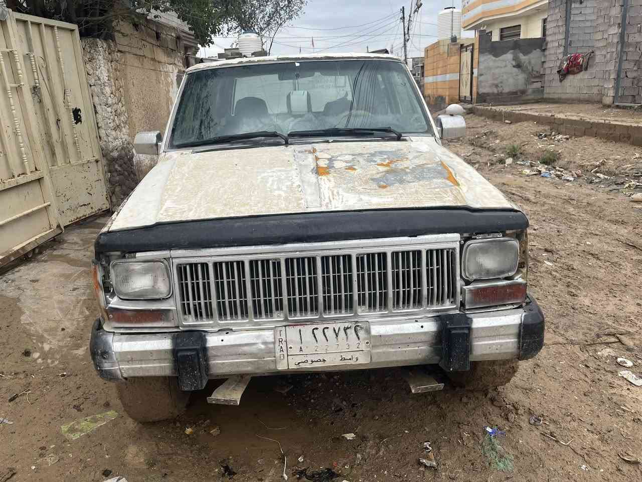 السلام عليكم جيب شيروكي موديل 92كير ومكينه بطه ثنين ونص حلوات لا تنقيص ولا تبخير سيارة جاهزه رقم واسط بسمي ثاني يوم احولك  للبيع 22وبيهه مجال ومراوس حسب القناعه ما متواجد ع نت اتصل وتدلل ***********
