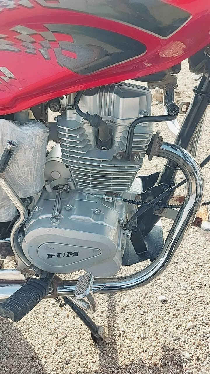 السلام عليكم
اقرء التفاصيل يله تخابرني 
دراجه فحل ڤيوم موديل 19 نظيفه كلش
اوراق كامله وداخله فحص مروري 
دراجه كلها ع وضع الشركه 
محرك الحجم الكبير 150 ما مفتوح شرط برغي ما مفتوح بي /
كهربائيات كلها شغاله 
تايرات جدد 
كابريتر وباتري وبلك ستوني شديتهن بالجيس بعدهن 
دراجه ع ايدي خير من الله صار عندي 4 سنوات الله شاهد ما يوم وكفتني بالشارع 
الي ياخذها يترحملي ابد ما تعبك ولا تصرف عليها ربع بس بانزين ودهن الله شاهد دراجه تخبل ترايك للناصريه شرط /السعر 700وبها مجال حگ الجيه / مكاني قلعة سكر صوب بني رجاب الاتصال ع الرقم /
***********
