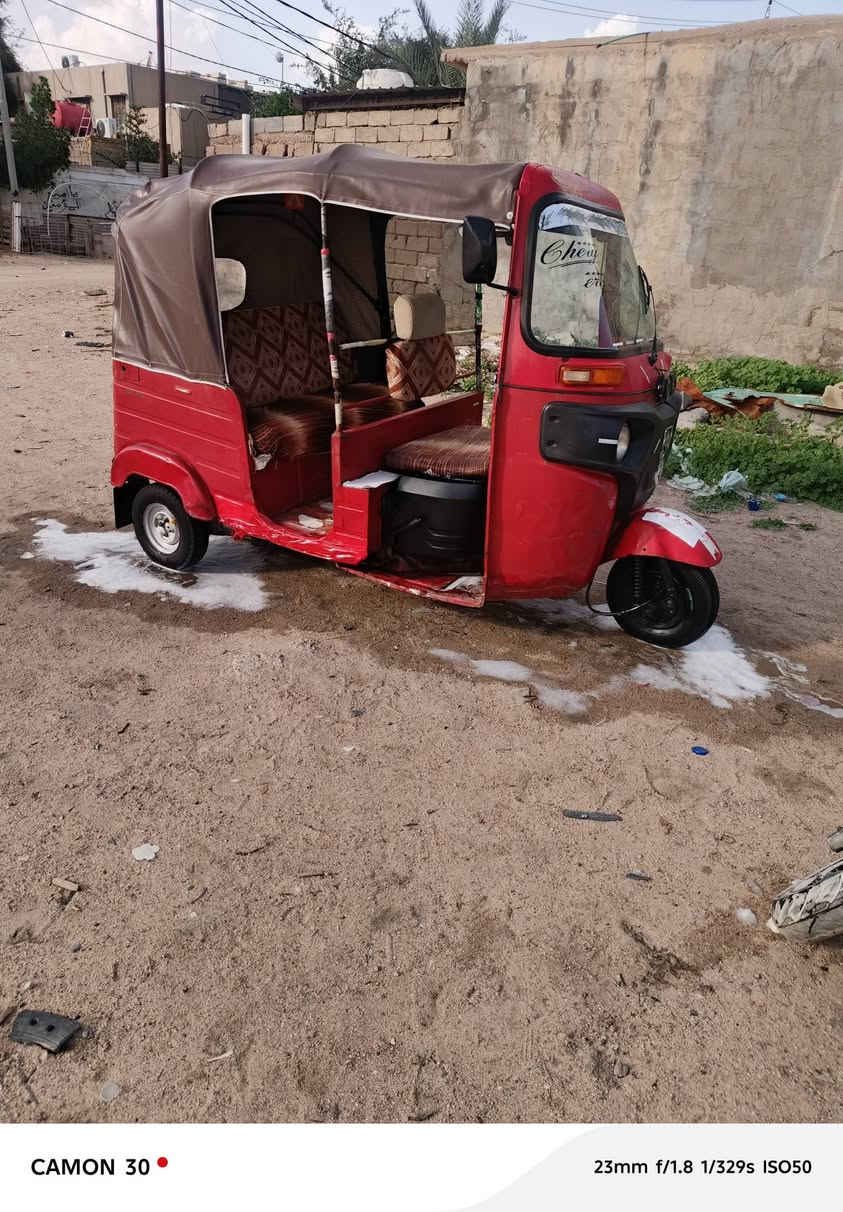 سلام عليكم تكتك البيع باجاج تكتك حلوة بس بية خياسات جوة بلدوسة مجفتة مرة وحدة تكتك مال شغل وسعرة مناسب وراق صولي مديل 2017 سعر 3 ملايين وبية مجال ***********
