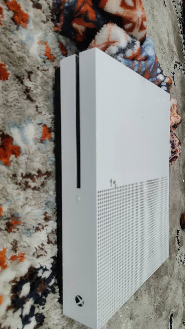 السلام عليكم 
اكس بوكس ون اس نضيف 
جوستكين لون اسود
حساب بيه فيفا٢٥ وبيس٢٥ وgta5
المساحه نصف تيرا
الاشتراك مخلص
الجهاز مفتوح
مكاني الناصريه (ماعندي توصيل) السعر170وبيه مجال تواصل ماسنجر


**إذا كنت صاحب هذا الإعلان وتريد حذفه لأي سبب، رجاءا أرسل رسالة إلى الدعم الفني**