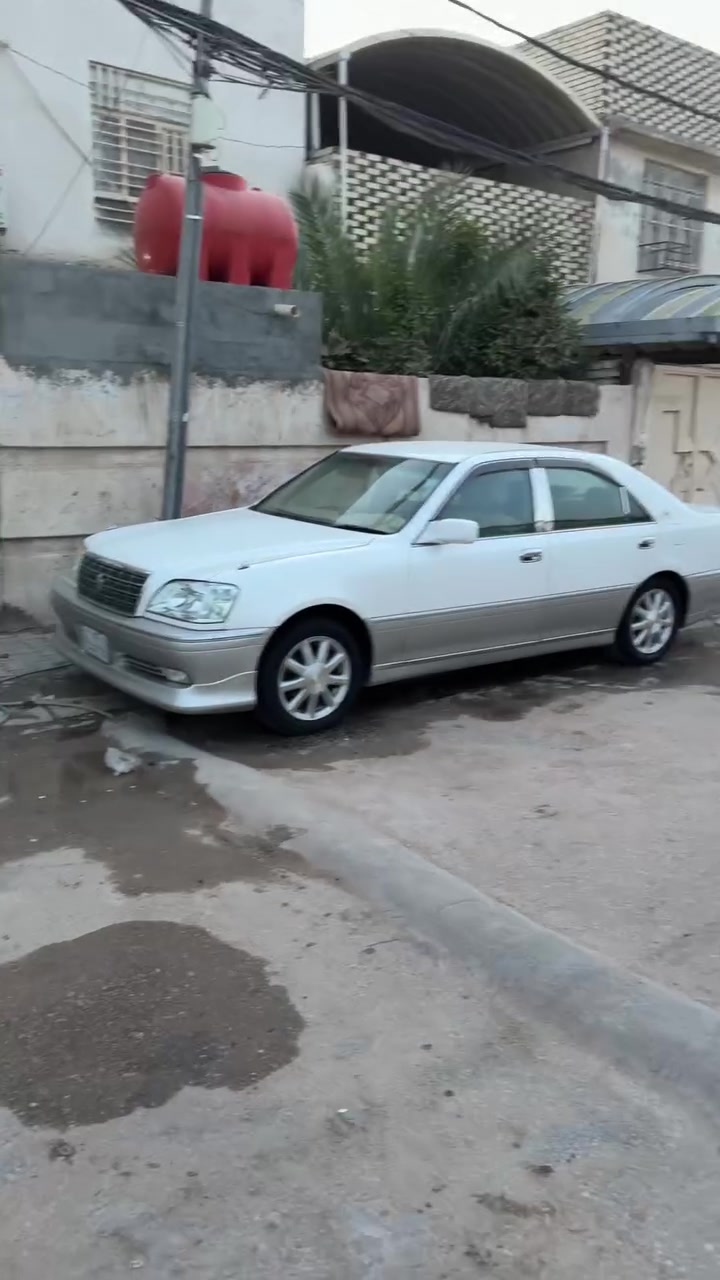 ملكه قرار 48 مدفوعه كمرك وضريبه باقيه على رقم فول موصفات اربع دكم عده الفتحه ديفور الجبير دبل شاشه تحكم ستيرن اربع كشنات كهرباء برده خلفيه ثلاجه تبريد خلفي سعره 105 وبيه مجال 
***********
