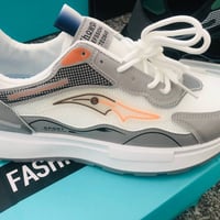 أحذية رجالية • طك الكارتون • توصيل