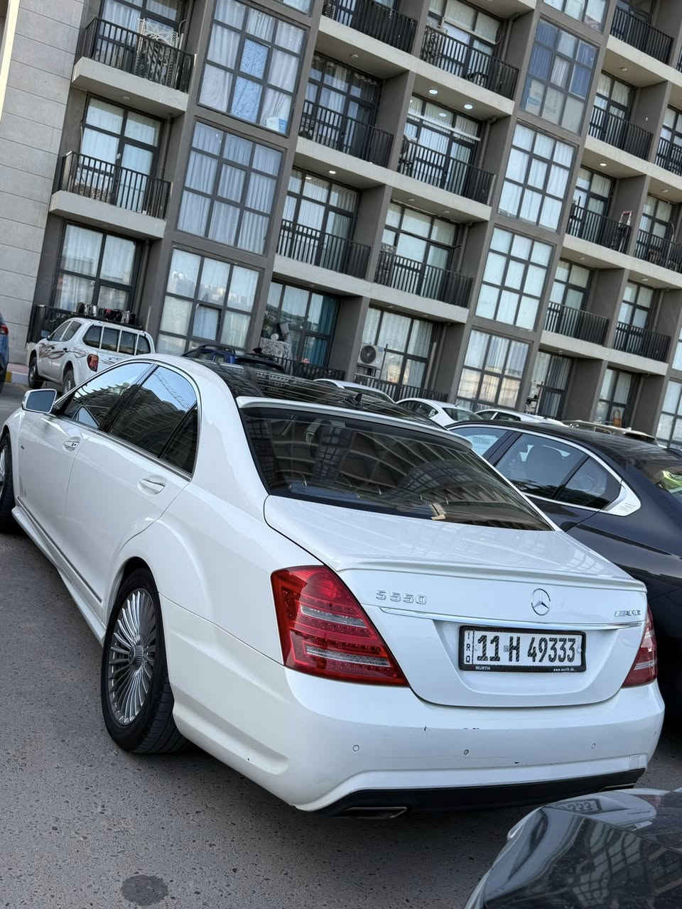 مارسيدس S550 /2012 V8 توين تيربو 
السياره فول خمس بردات جكات 
كلش جديده ماشيه 77 الف كيلو 
تخم تاير جديد حداديه جديده  
فقط الدعاميه الاماميه صبغ سونار ويه صور 
رقم وهزه جديد تحويل مباشر 
مكان السياره بغداد الخضراء 
*********** 
275$ وبيه مجال بسيط
