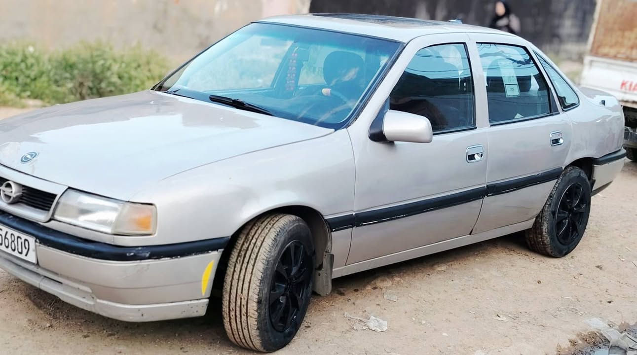 فكترا موديل 93 محرك 20 مشروع وطني
ارقام وسنوية حتى هزة جديد بطاقة بانزين موجود  سيارة جاهزة ونظيفة من كل نواحي بدون اي نقص سعرة34 
او مراوس مكانة كركوك***********
