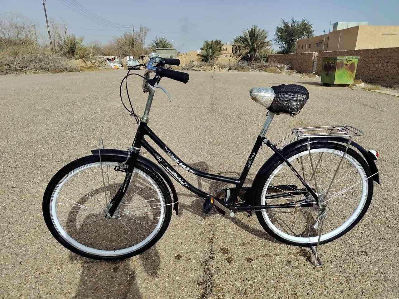 بايسكل للبيع السعر 100الف وبيها مجال بعده جديد صارله شهر من اخذته الي يريده يتصل على الرقم.  *********** مدير الكروب المحترم وافق اخويه العزيز 💚
