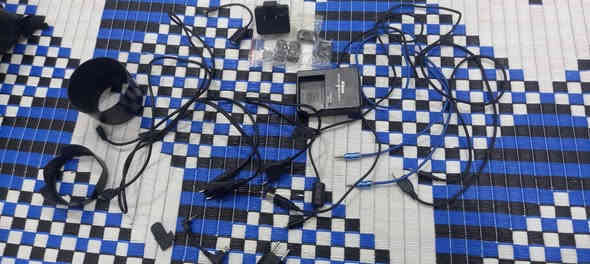 السلام عليكم
قبل فتره نشرت بس السعر مو زين و هواي أسئلة 
هاي كلشي وياه الكامرات اريد ابيعه ما اريد ابقي شي يعني ما ابيع بس العدسات لا اريد كلشي ابيعه 

ل7100 شغاله ما عندي شاحنه 
ل3100 بيها فصله بس هم شغاله 
وهاي صور  بغداد 
تواصل فقط واتساب لا تكسر بسعرها لانه اريد ابيعها واخذ موبايل ومستعجل عليها 
***********
