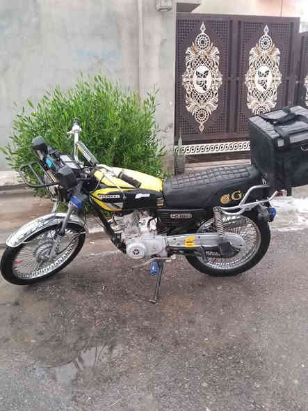 اسلام عليكم
تايكر للبيع موديل ٢٢
محرك خير من الله مفتوح مره وحده 
باتري جديد بومات جدد لايت جديد 
بس بيه خربطه بل كهربائيات ول باقي كله مكفول شغال
طالب عليه ٣٥٠وبيه مجال ل شراي 
مكاني بيجي 
رقم الهاتف *********** بيه واتساب واتصال موجود كذالك 
مستعجل ع بيعته
