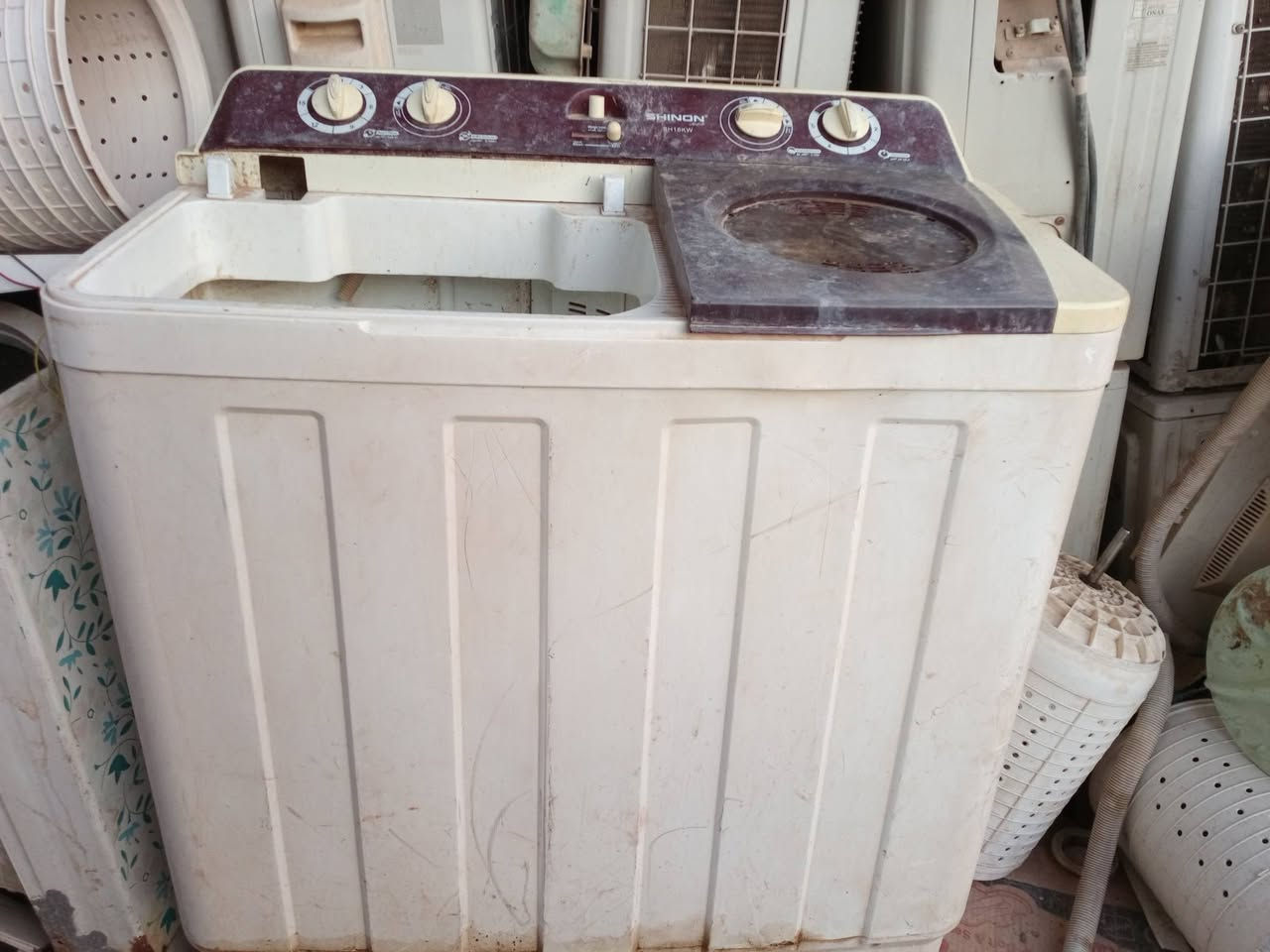 السلام عليكم غسالات العدد 3
توشيبا الصيني 21كيلو الحجم الكبير
 وحده برڤاب ايراني 9كيلو 
وحده صيني 12كيلو
 شرط شغل
 مكاني قضاء النصر ***********
