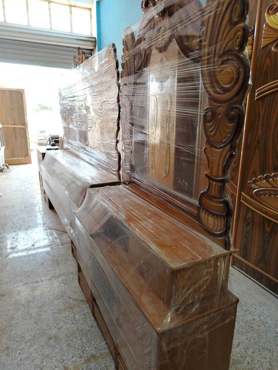 غرفة نوم ٦باب طابقين صاج السعر ٧٥٠ الف العنوان بعقوبة كاطون شارع أبو رباح مجاور مرطبات السيد *********** مزاد ابو كرار الغريباوي
