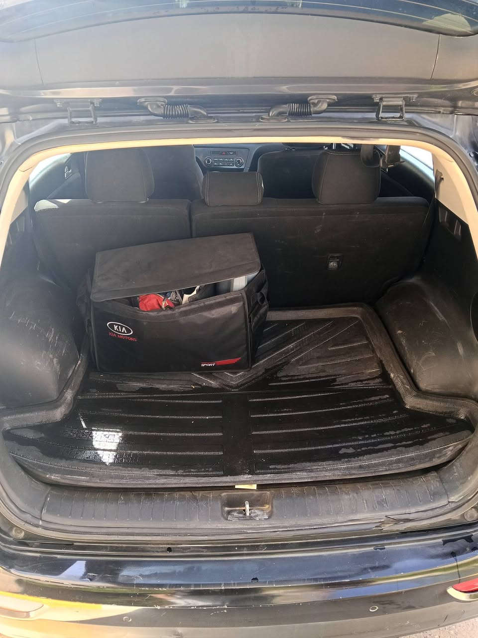 سلام وعليكم 
سبورتج 2018
امريكي مكينه جي دي اي 
رقم واسط جديد بسمنه
سنويه ساقطه قبل شهرين 
مكينه كير صدر تبريد تدفئه باتري كله تمام 
مكفوله من اي ضربت دواخل 
كشره واضح بسونار 
بيه حالوب قماره وبنيد وصفحت اليمين 
صفحت اليسار مكفوله 
ابيعلك نفس سونار 
مكان السياره بغداد مجمع بسمايه 
السعر مناسب وبي مجال 117ورقه
مااراوس ماابيع قسط ماابيع بمده 
التواصل ***********
