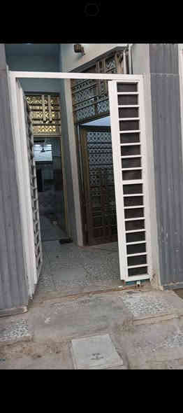 السلام عليكم بيت للبيع فقط 50 #متر طابقين بحي العسكري كبل وره اسواق سنبله طابو صرف بناء بسنه 22 صب كونكريت درجه اولى بعده جديد جاهز مجهز #سعره 72 وبي مجال قليل لاتصال ***********
