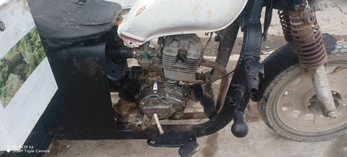 السلام عليكم ستوته للبيع ستوته جاهزه مع الشغل معمره جديد تايات شو بليز ثلاثه السعر 550 بيها مجال بسيط***********
