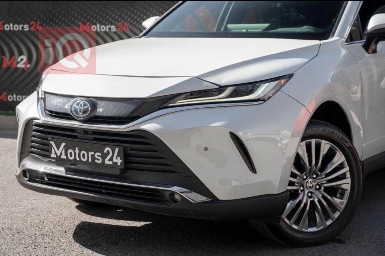 تويوتا فينزا 2024 Limited لون صدفي
بدون صبغ بدون ايرباك 
وارد امريكا ماشي فقط 2500 
فتحة بانورامية 
محرك هايبرد 2.5 لتر I4 مع ثلاثة محركات كهربائية، بقوة إجمالية 219 حصاناً
ناقل حركة أوتوماتيكي نوع CVT قياسي،
نظام دفع رباعي 
صندوق شفت 
داتا شوو
مرايا جانبية رادار 
كاميرا محيطية ثلاثية الأبعاد (360 درجة) 
مقاعد أمامية كهربائية-تخزين مكسوة بالجلد مع تدفئة وتبريد، 
السيارة موجودة ب دهوك تترقم محافظات الاقليم 
واتساب *********** دهوك, العراق
