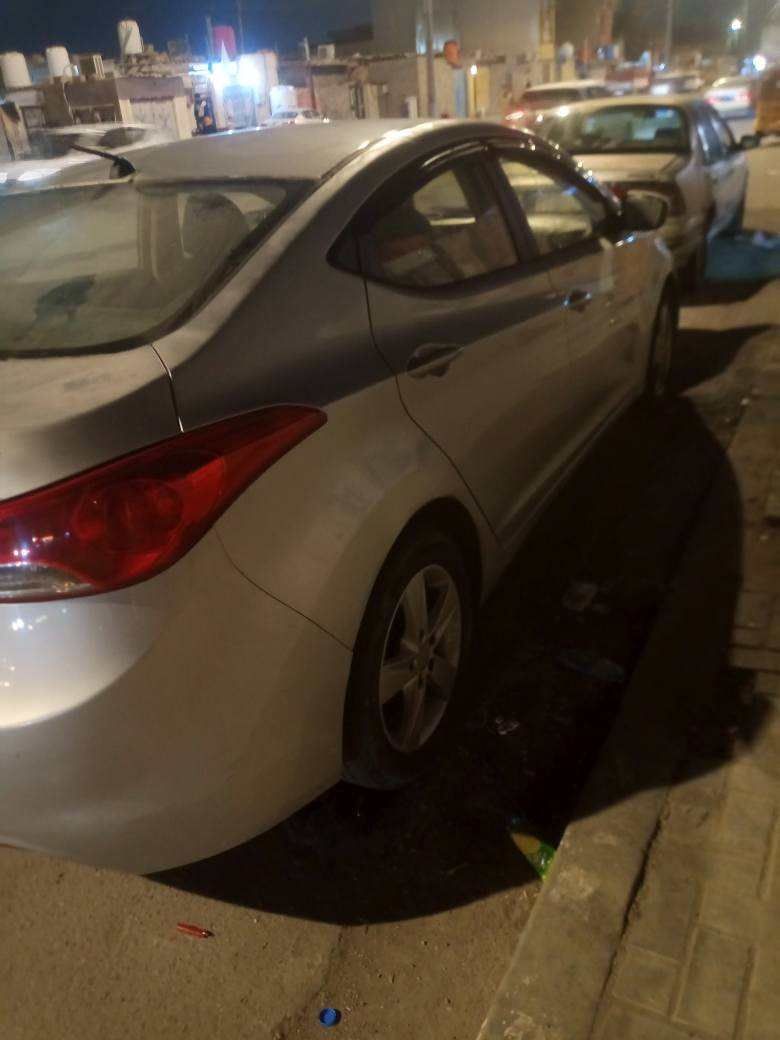 النترا افانتي كوري موديل 2012 وماكينه 1600 بيها تبخير سياره نظيفه رقمها بصره انجليزي سعر على الخاص *********** وبصوله من صبغ العام ملاحظات قليله مقفوله مقفوله من الصبغ العام البصرة, العراق
