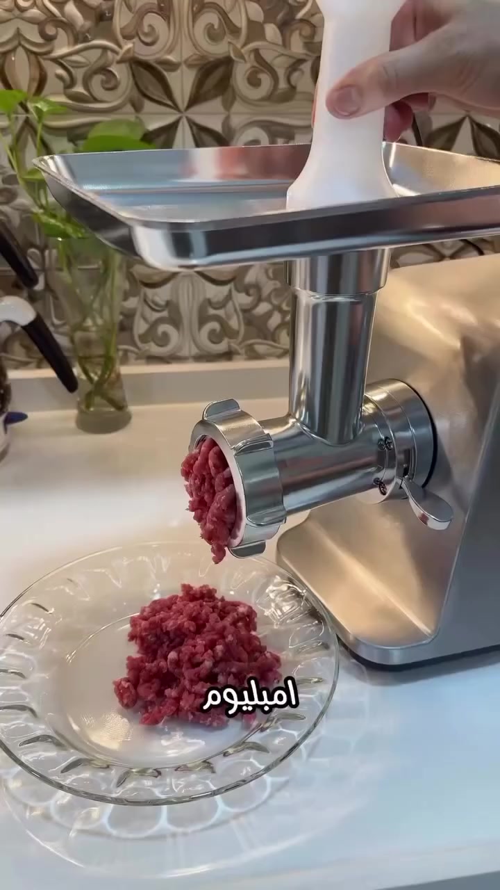 مثرمة لحم صناعية من شركة امبليوم 🇩🇪💯 
🥩 تعرف على أحدث مثرامة لحم من ماركة امبليوم! 🥩

هيكل خارجي مصنوع من الفولاذ المتين ودشالي حديد 
بالأضافة الى الملف النحاس الخالص 100% مما يعطي افضل النتائج
تمتاز بقوة 3000 واط لأفضل تجربة ، بالإضافة إلى حجم 10 يضمن لك إعداد الوجبات اللذيذة بكل سهولة وسرعة.

🛡️ مع ضمان سنة كاملة للأداء الممتاز، لا داعي للقلق! 🛡️

استمتع بنتائج مذهلة في وقت قياسي وتمتع بالأداء المتميز طوال فترة الضمان.

المميزات:
🔹 ثلاث قوالب للتحكم بدرجة الخشونة.
🔹 قوالب للكبة والباسطرمة
🔹 تصميم ألماني الصنع للمتانة والجودة.

160 الف


**إذا كنت صاحب هذا الإعلان وتريد حذفه لأي سبب، رجاءا أرسل رسالة إلى الدعم الفني**