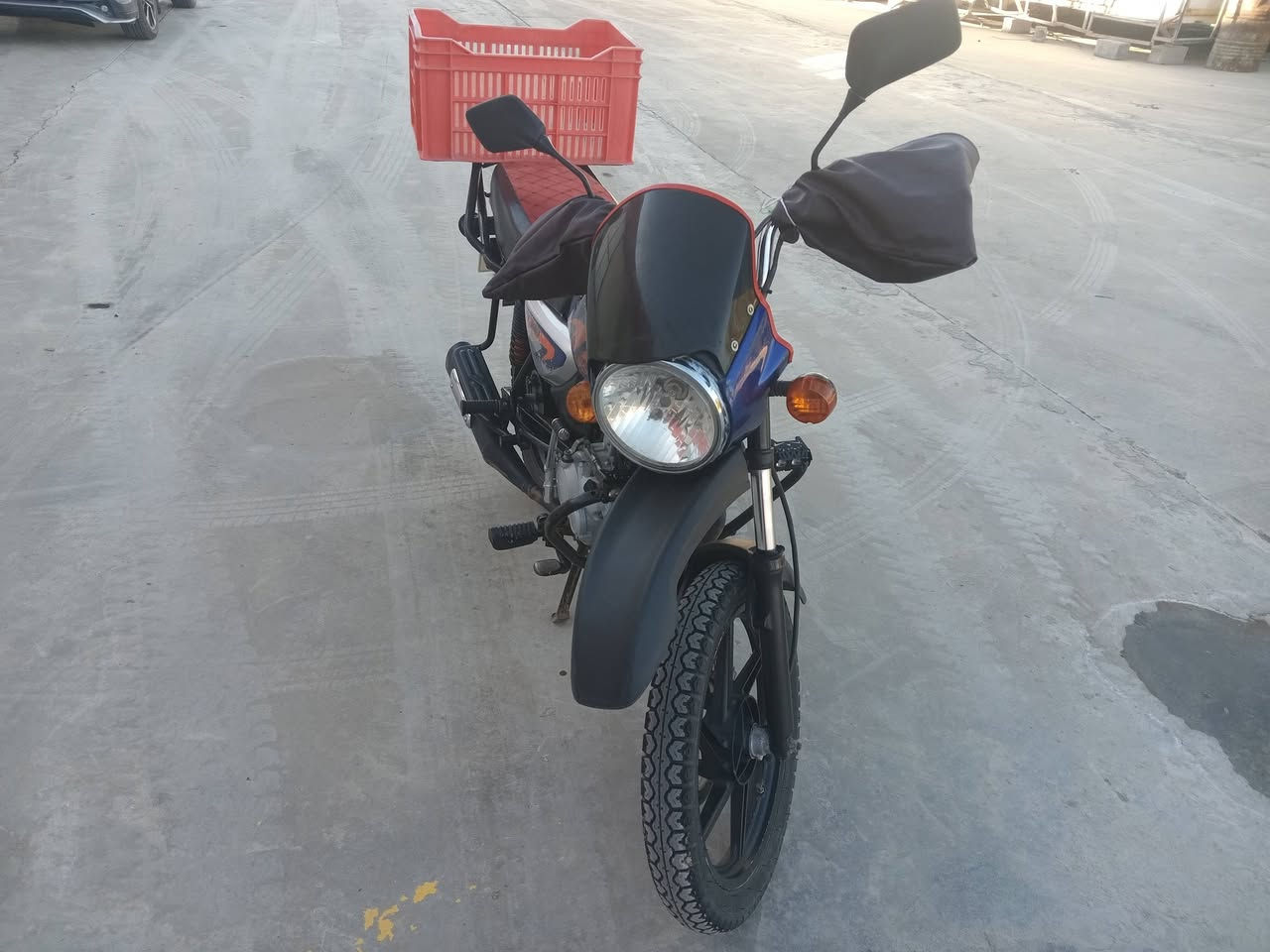 يا الله السلام عليك دراجه بوكسر 21 أوراقها كامله 4 محركها 150 دراجه كلش نضيفه مكلف بالنشر رقم صاحب الدراجه ***********
