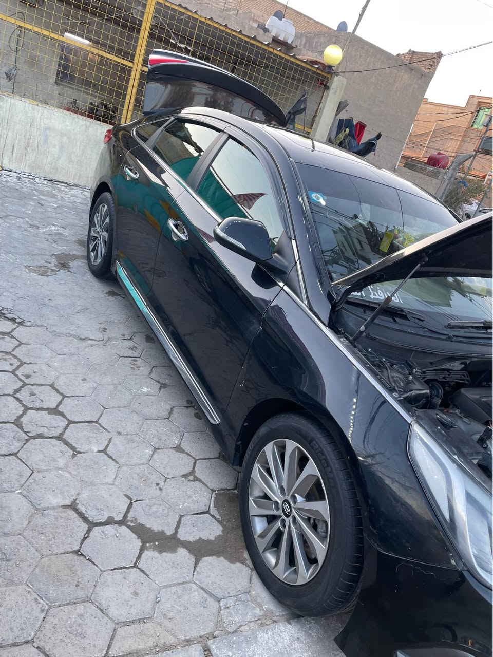 السلام عليكم 
سوناتا مديل 16 امريكي لون اسود سياره نضيفه مال جناي حادثه جاملغ امامي وبنيد فقط وجه الغد صوب اليمنه مصلح وجه فقط يعني شي قليل سياره نضيفه جداً الله يشهد سياره مال جناي الياخذه ميذ عليه دينار واحد مكاني النجف الاشرف حي المهندسين رقمي *********** النجف, العراق
