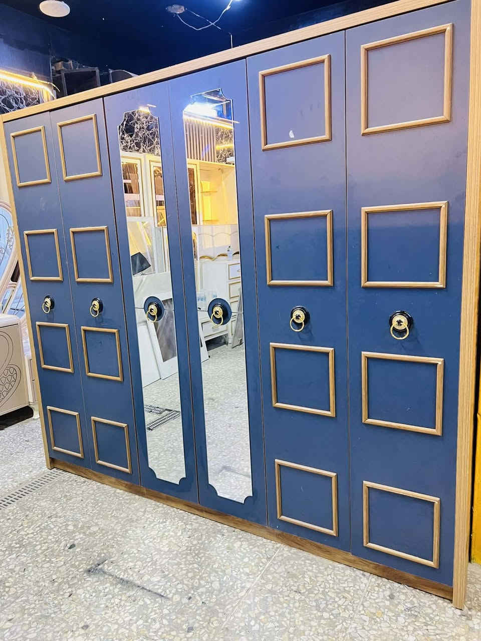 غرفة نوم مستعملة🇹🇷
موديله حديث 💥
 نضافة90 ٪💯
عدد القطع / 5 
نضام / أبواب 💢 
سعرها / 475 قفل 💸
شد ونقل داخل بغداد مجاني🚛
يوجود توصيل محافضات 🚛


**إذا كنت صاحب هذا الإعلان وتريد حذفه لأي سبب، رجاءا أرسل رسالة إلى الدعم الفني**