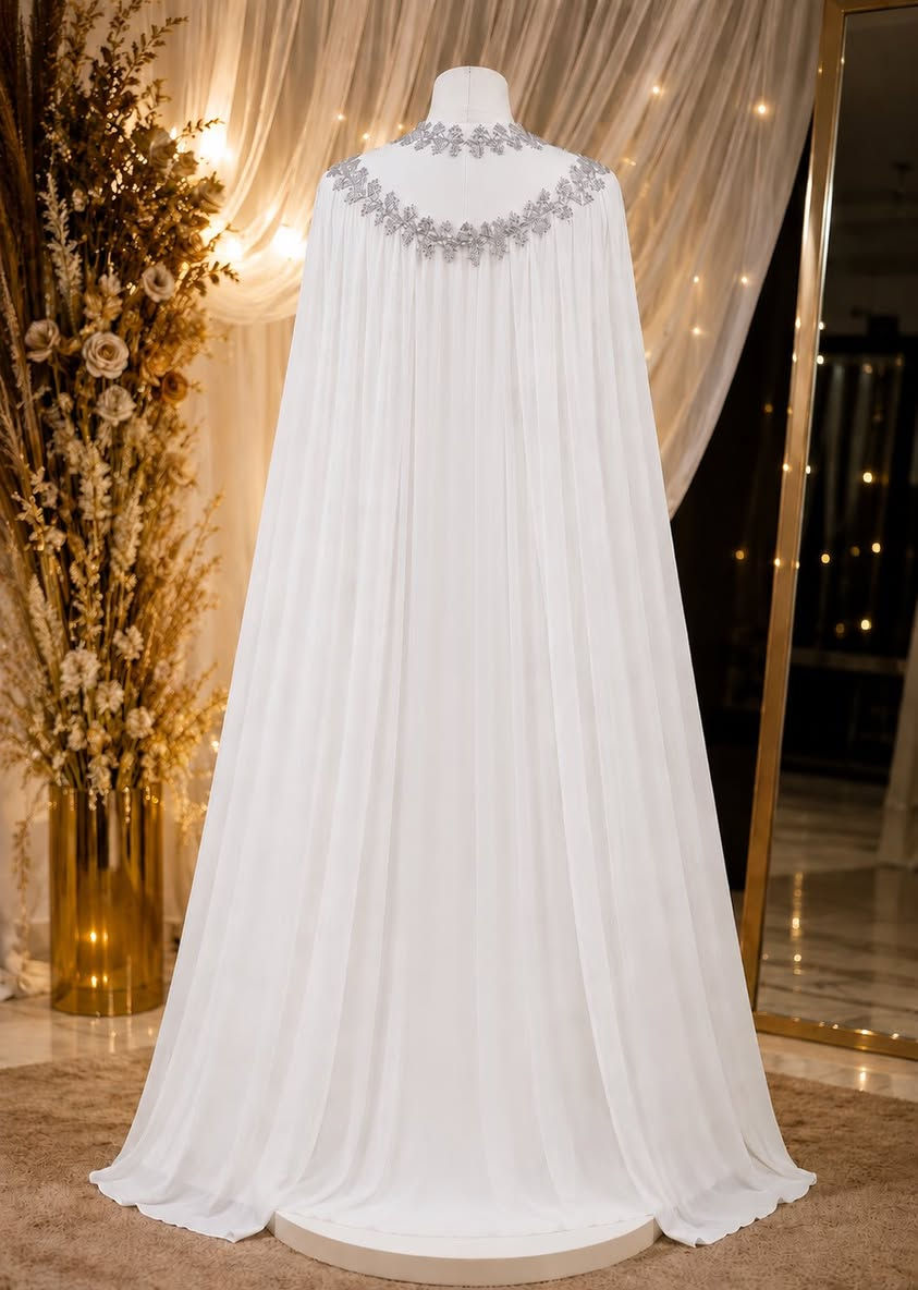 ✨ قفطان أبيض للبيع ✨
🤍 قفطان كلش راقي ونظيف.

👗 انلبس مرة وحدة بس بخطوبتي.

✅ حالته ممتازة، مثل الجديد.
✅ ما بي أي عيب أو ضرر.
📏 القياس: فري سايز 

💰 السعر:39ألف دينار (بيه مجال بسيط ).

📍 الموقع: العرق / السليمانية.

📞 ***********

للاستفسار أو المعاينة، راسلني أو اتصل.
