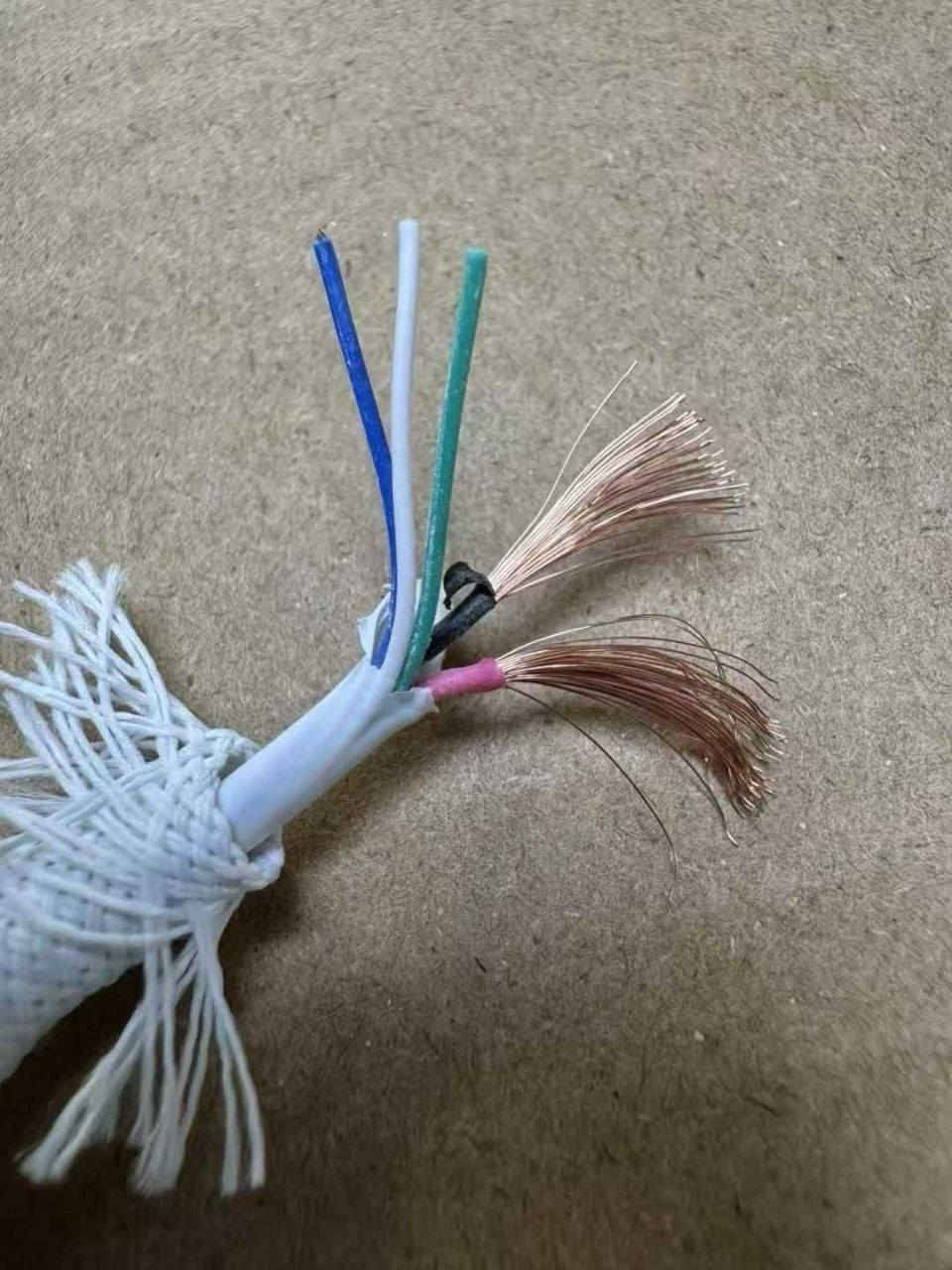 داشکان کێبل ئایفۆن 16
لەنگە ستۆکی چینە کوالیتی زۆر زۆر باشە زەمان 399 رۆژ  59 وات حەقیقی تەنها 0.99$

🌻
ناونیشانی لقی هەولێر : کۆتری سەلام باڵەخانەی جیهانی مۆبایل نهۆمی خوارەوە تەنیشت وشیار فۆن
گەیاندن هەیە بۆ هەموو عێراق و رۆژئاوای کوردستان
***********
*********** 

لینکی فەیسبوک 
https://www.facebook.com/Sunflowerkurd

لینکی گروپی ڤایبەر

https://invite.viber.com/?g2=AQB7aGqMZAZKFFB7wBhwUWrFfW8CYP4bXmvBE2THOKwicCOnXwK5F%2BkTYJNk4S16

لینکی گروپی وەتسئەپ

https://chat.whatsapp.com/JVV2SrZL8wz7ypl0Kr4tYr
لینکی گروپی تیلیگرام
https://t.me/sunflowerphone
