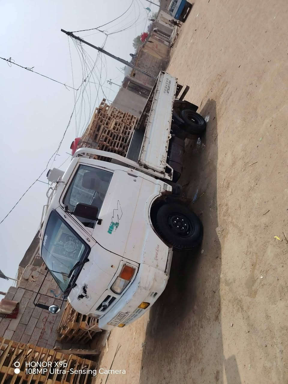 سلام عليكم كيا بنكو 96 رقم بغداد انكليزي السعر 40 وبي مجال عنوان السياره النجف المناذره الاستفسار الاتصال على رقم ***********
