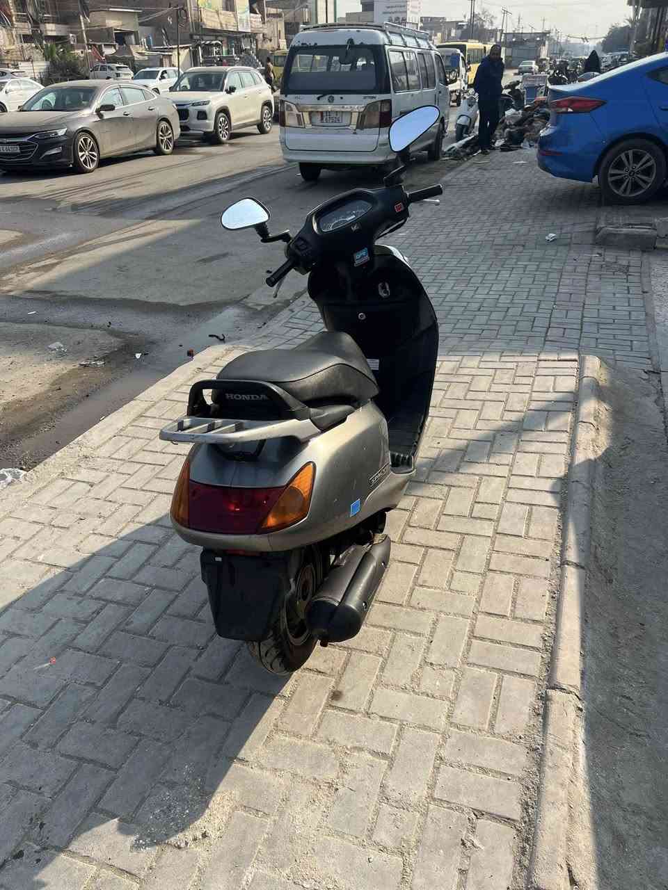 السلام عليكم 

سبيسي ياباني اصلي الدراجه جديده مال رمبه كلها ابلاديه برغي مامفتوح لا تبخير ولا بيها شي كلها شغاله كربائيات ماشيه شي قليل السعر ٩٠٠ وبيها مكاني بغداد لاستفسار ***********
