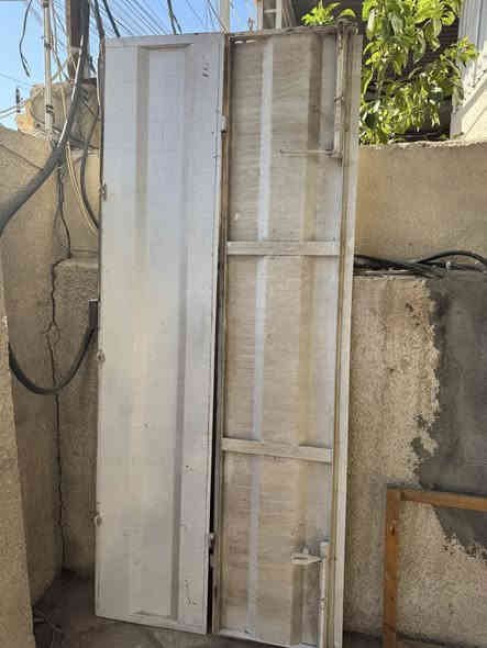 درج 4 متر وشويه وكبنك دفتري 4 متر العرض وارتفاع 2 مترثقيل تفصال  مكام الكراده  ***********
