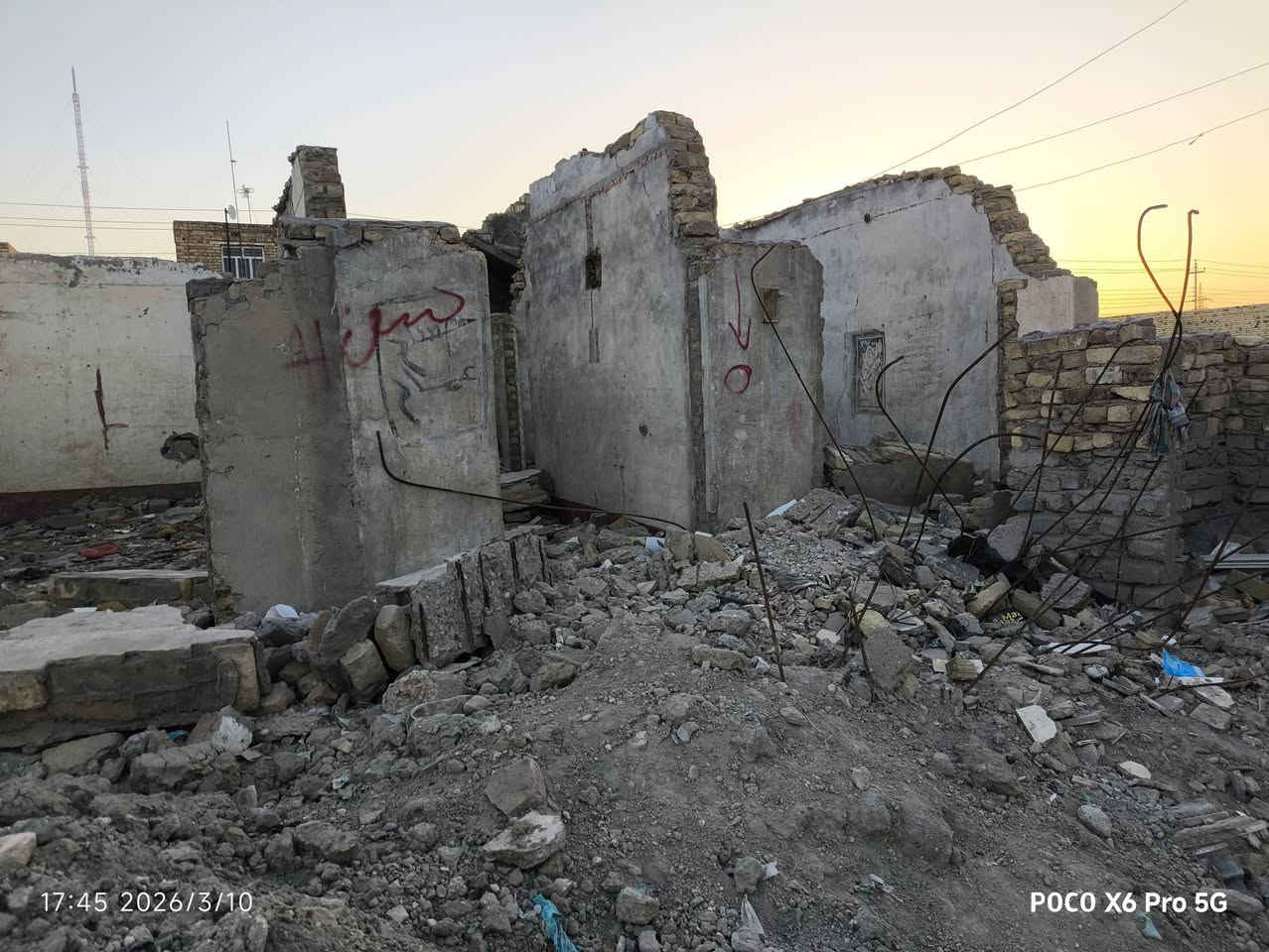 سلام عليكم عرصه البيع بيه هيكل بناء قديم البيع الحي العسكري قرب مدرسة نهاوند  قرب مله راجي سعره 47بيه مجال ***********
