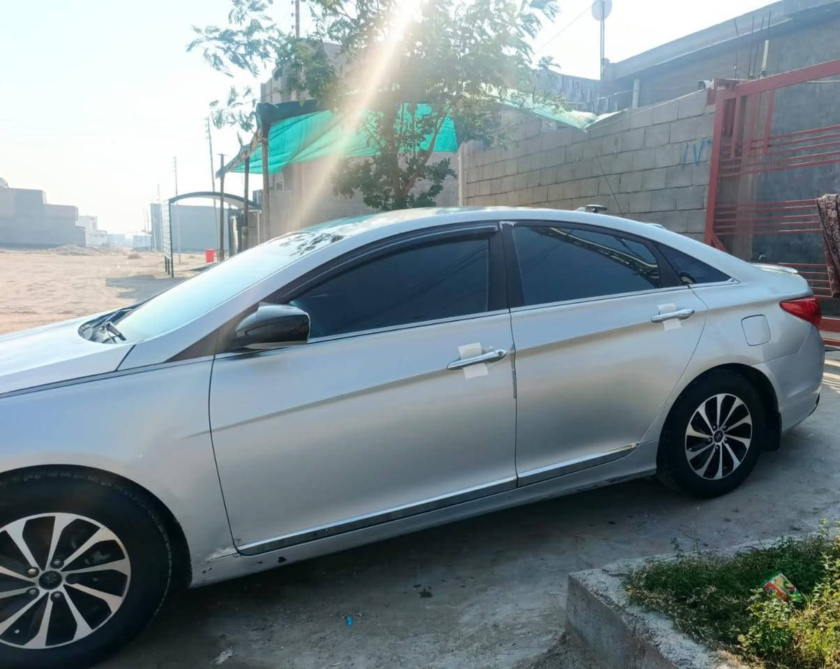 سلام عليكم 
العنوان الانبار الرمادي
سوناتا موديل 2011
وارد امريكي بيها خمس قطع بدون دواخل
رقم بغداد 
صدر جديد
 ويل كب
مكينه جديده تخم تاير جديد 
السعر 100 وبي مجال
الاستفسار ***********
