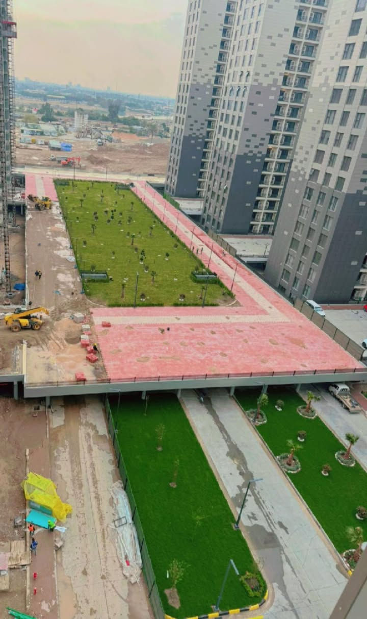 مرحبا
شقة للبيع في مجمع بغداد مارينا 
مساحة 205 متر 
موضح الاطلالة والتفاصيل بالفديو 
صالة ضيوف +حمام ضيوف 
مطبخ كبير جدا
3 غرف نوم احدهم ماستر روم 
بالكون صالة ممتاز وباطلالة مميزة
الشقة مجهزة بكاونتر مطبخ وطباخ وفلتر طباخ ماركة هاير 
وسبلت VRF نوع GE
الشقة طابق عالي 
فئة B
البيع كاش فقط 
السعر 445 مليون نهائي 

للتواصل 
وتساب ***********
