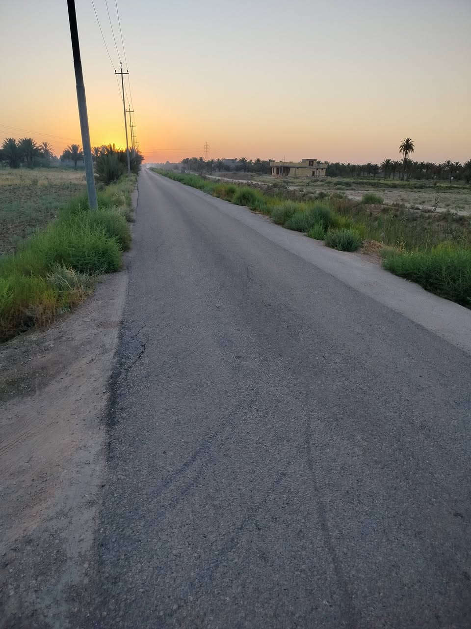 أرض سند 25 بأسمي دونم ونص تقريآ متوفر كافة الخدمات المكان ابي ناحية ابي غرق ع بزل حجي علي الرقم ***********
