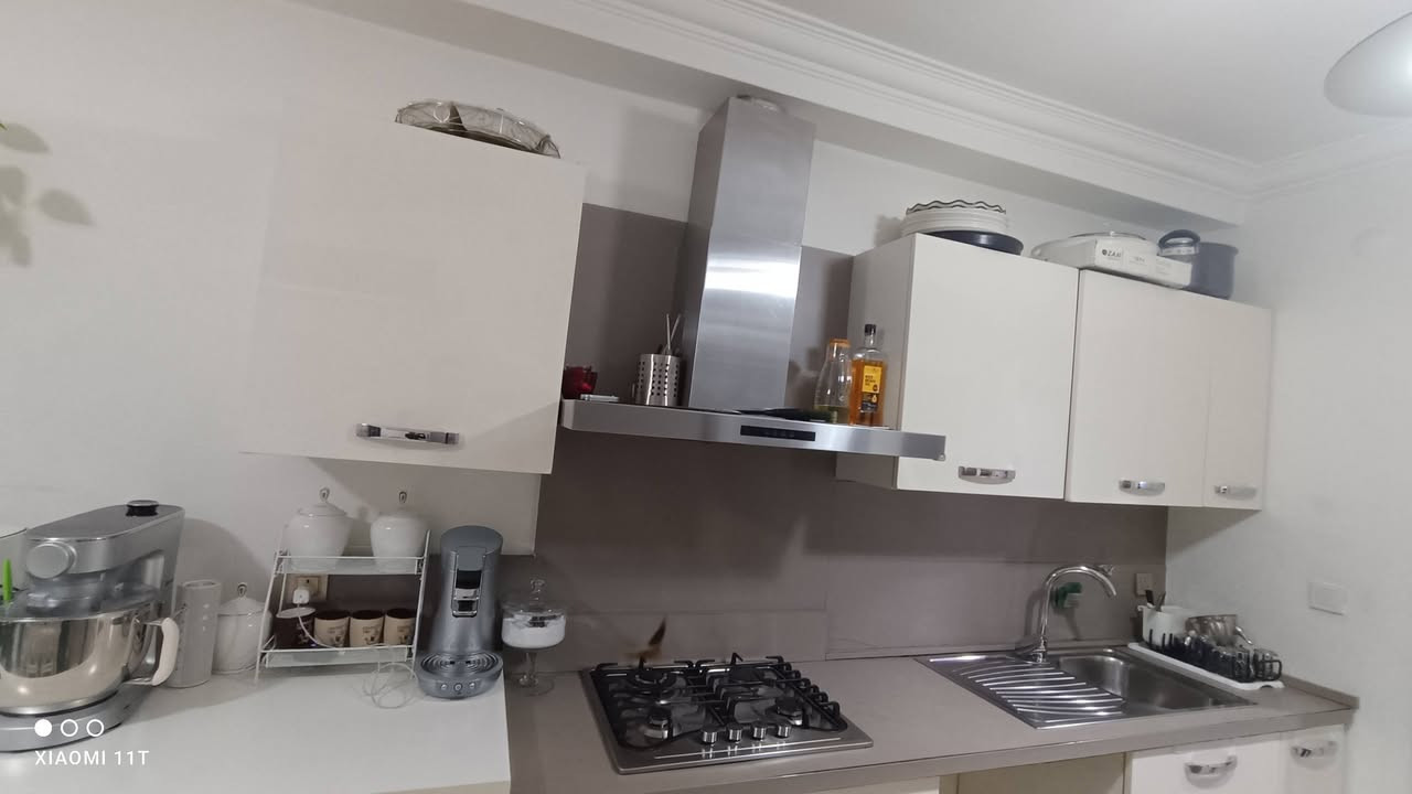 للبيع كاونتر خشب بالن برس ٥,٨٠ سم موديل تركي مع ساحبة وطباخ وفرن كهربائي ب٧٥٠ الف للتواصل ***********
